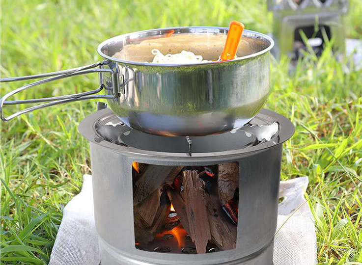 Outdoor portable firewood stove