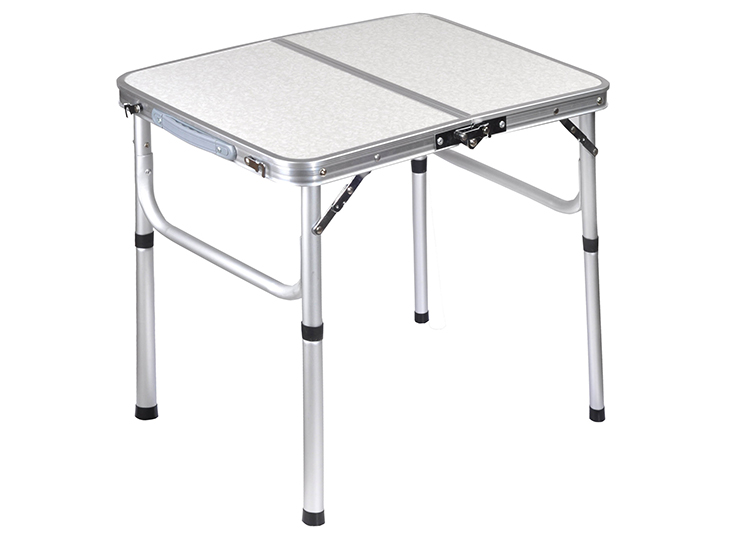 Outdoor folding table